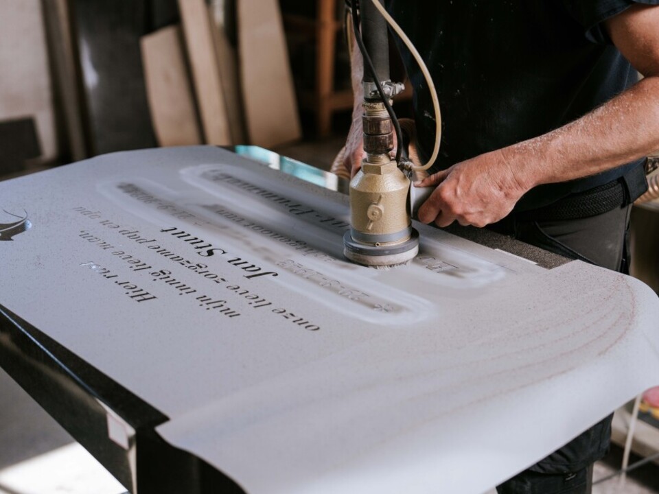 Grafsteen teksten voorbeelden: inspiratie en uitleg voor een persoonlijk grafschrift