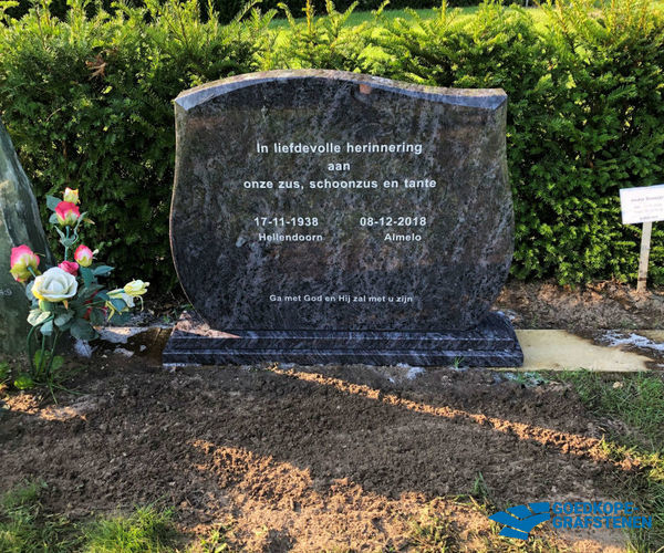 Staande gedenksteen Almelo